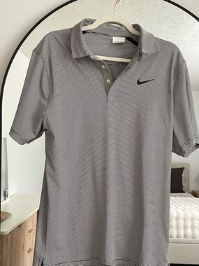Men’s Nike golf shirt